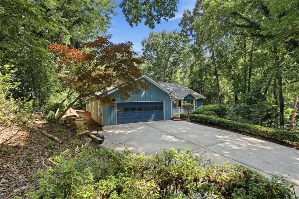 8170 Old Mill Drive Property Photo 7
