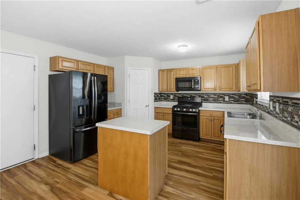 95 Carrington Circle Property Photo 7