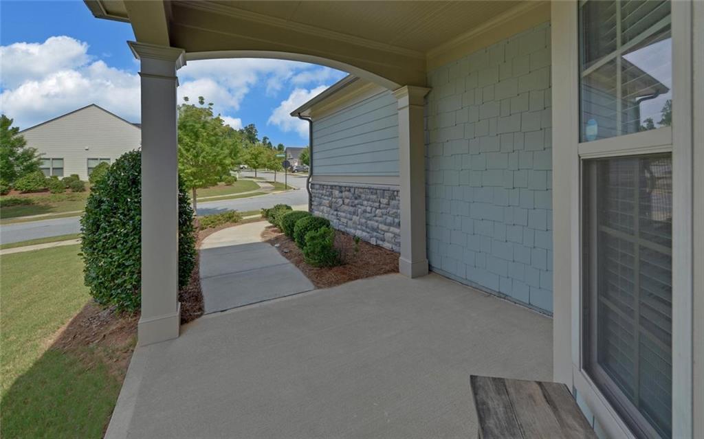 5690 Maple Bluff Way Property Photo 4