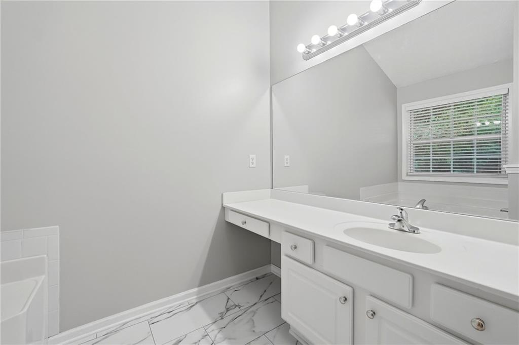 1565 Heatherton Road Property Photo 13