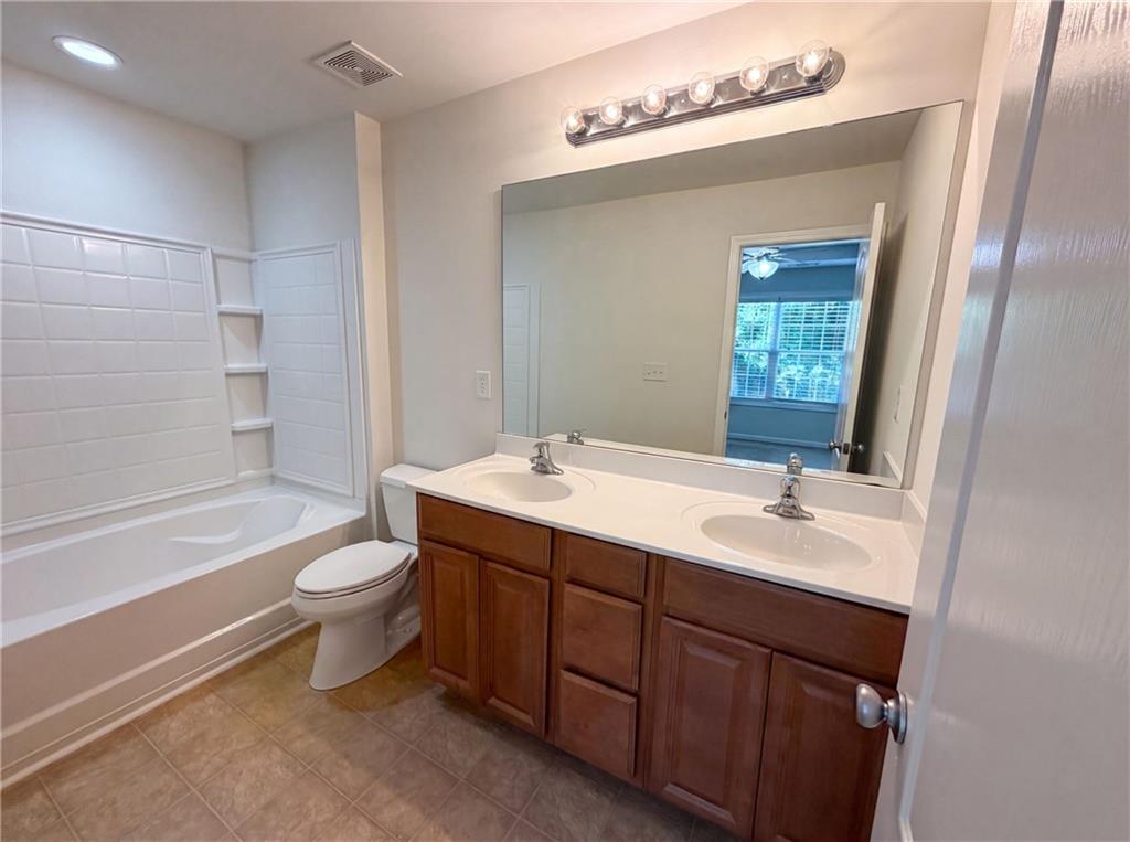 1019 Ivydale Circle Property Photo 12