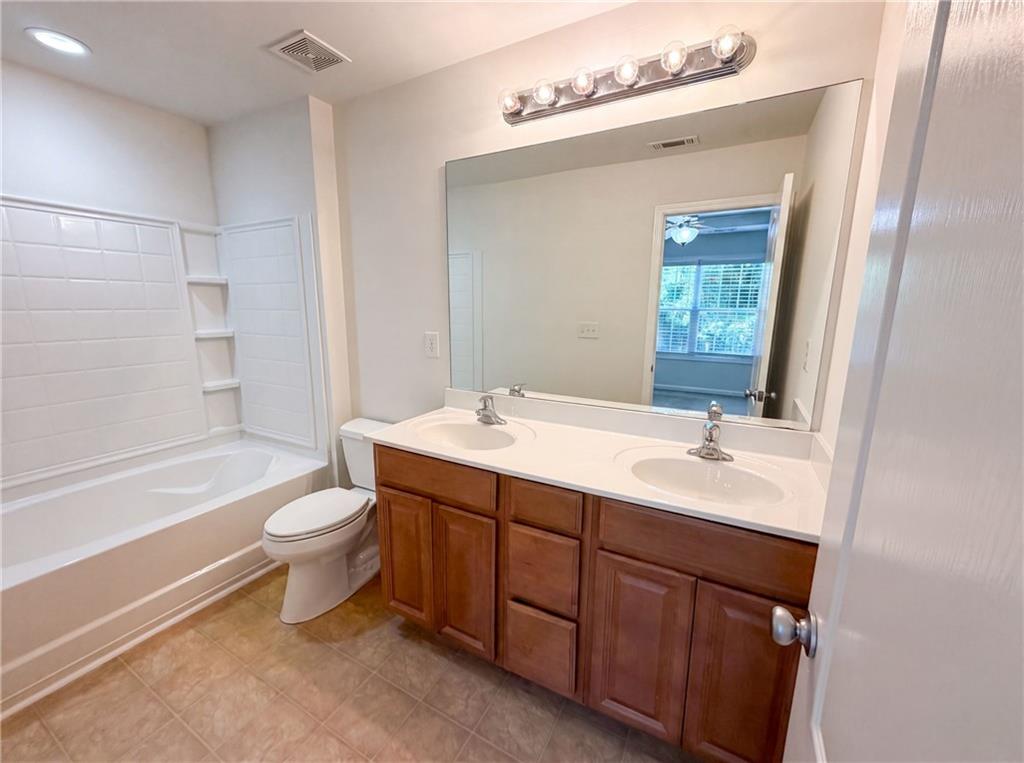 1019 Ivydale Circle Property Photo 13