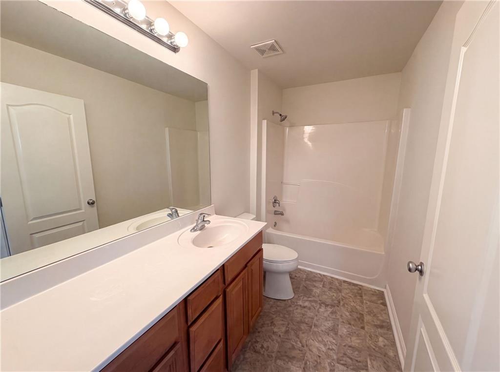 1019 Ivydale Circle Property Photo 16
