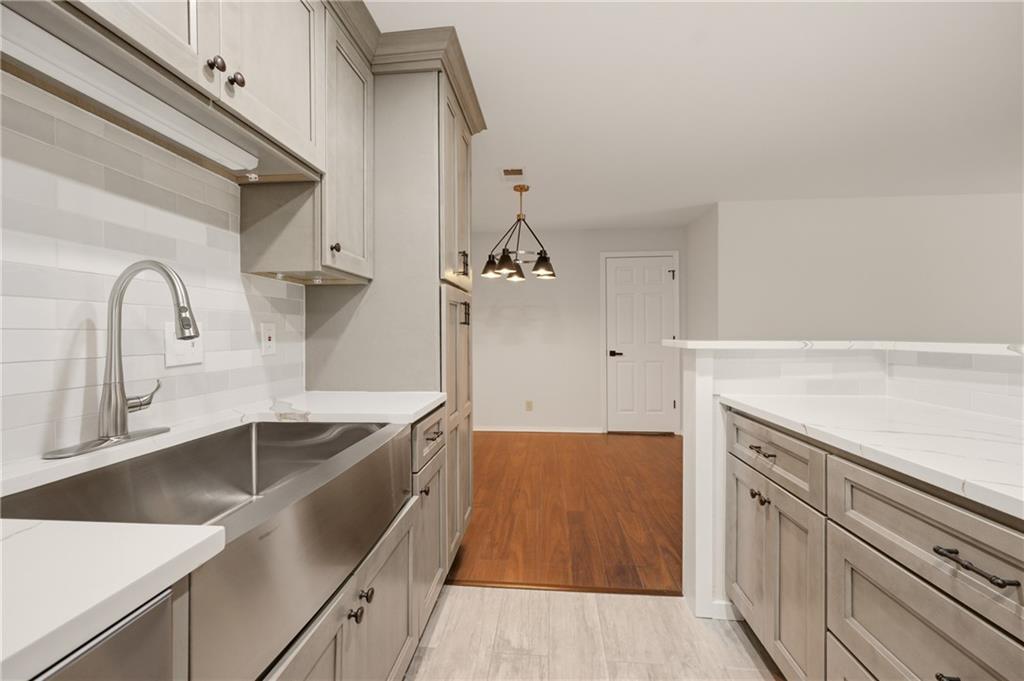 515 Berkeley Woods Drive Property Photo 12