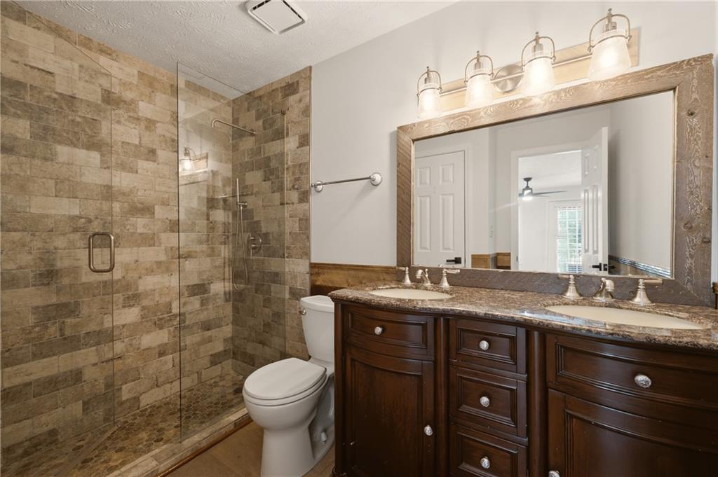 515 Berkeley Woods Drive Property Photo 16