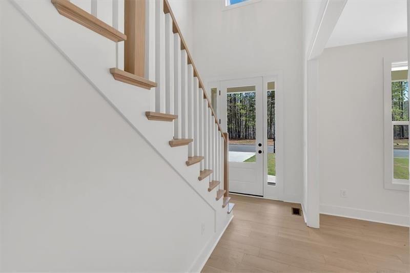 648 Longwood Place Property Photo 7