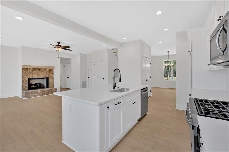 648 Longwood Place Property Photo 19