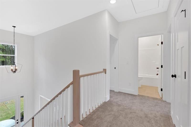 648 Longwood Place Property Photo 23