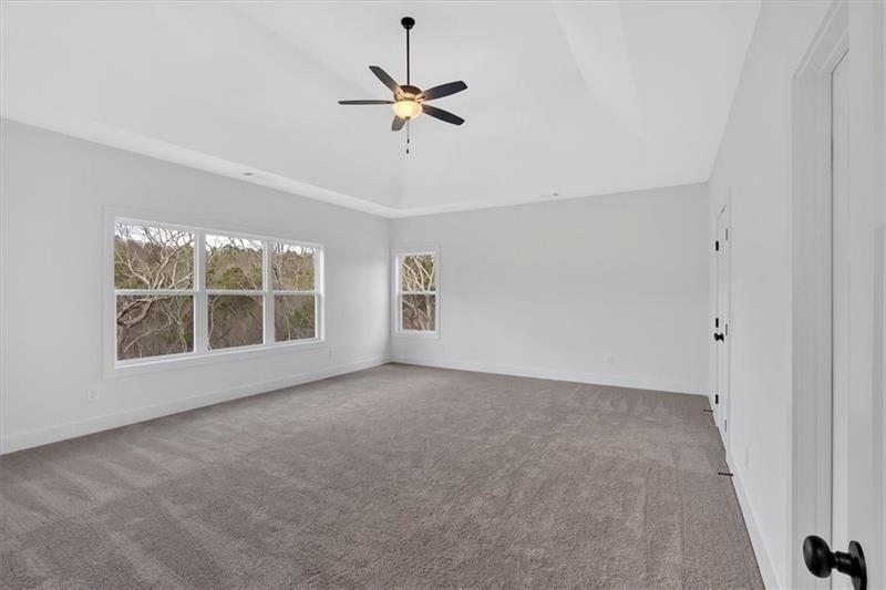 648 Longwood Place Property Photo 24