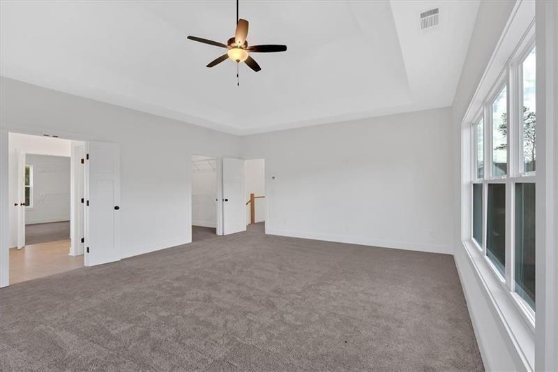 648 Longwood Place Property Photo 25