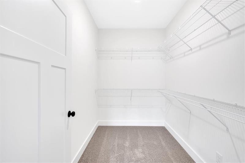648 Longwood Place Property Photo 26
