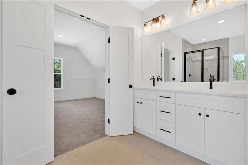 648 Longwood Place Property Photo 30