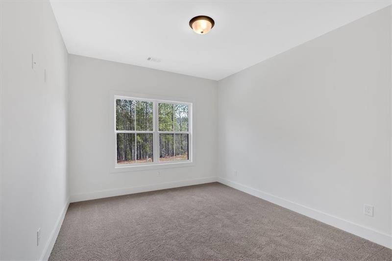 648 Longwood Place Property Photo 35
