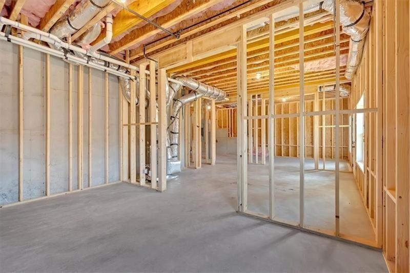 648 Longwood Place Property Photo 39