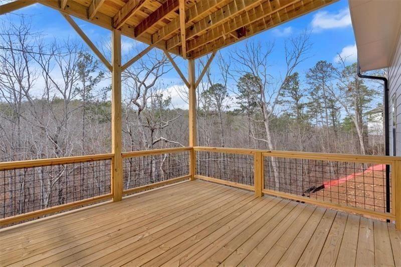 648 Longwood Place Property Photo 41