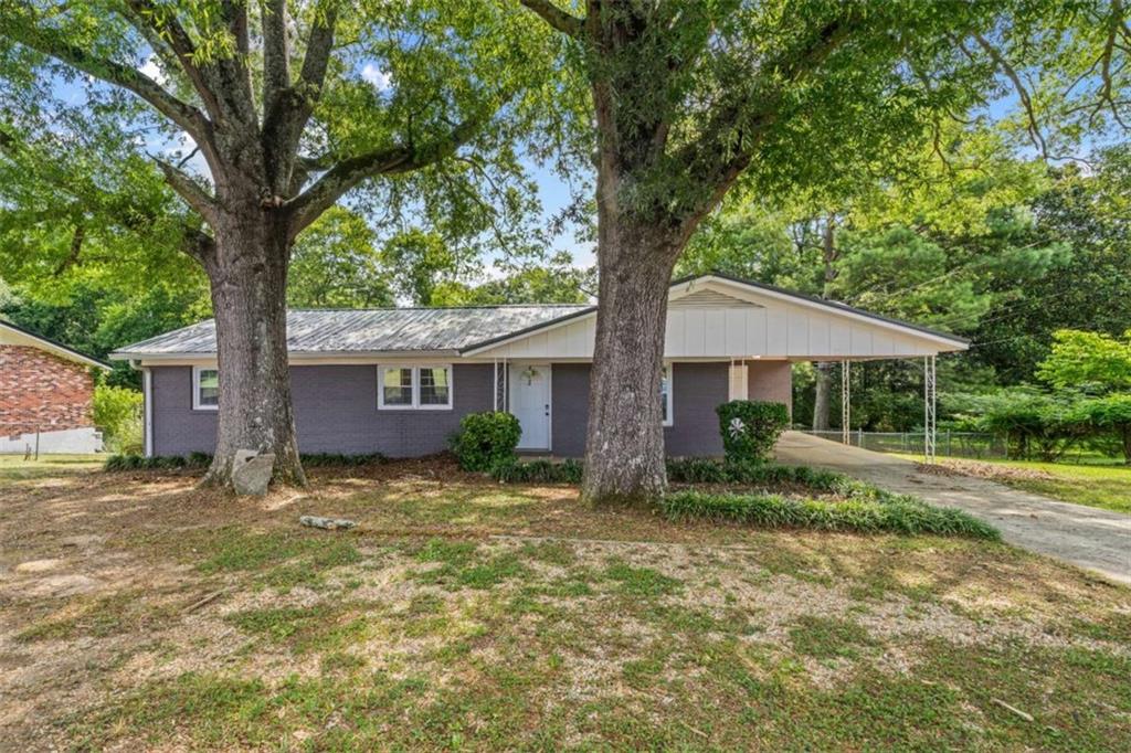 112 Greenbriar Drive Property Photo 1