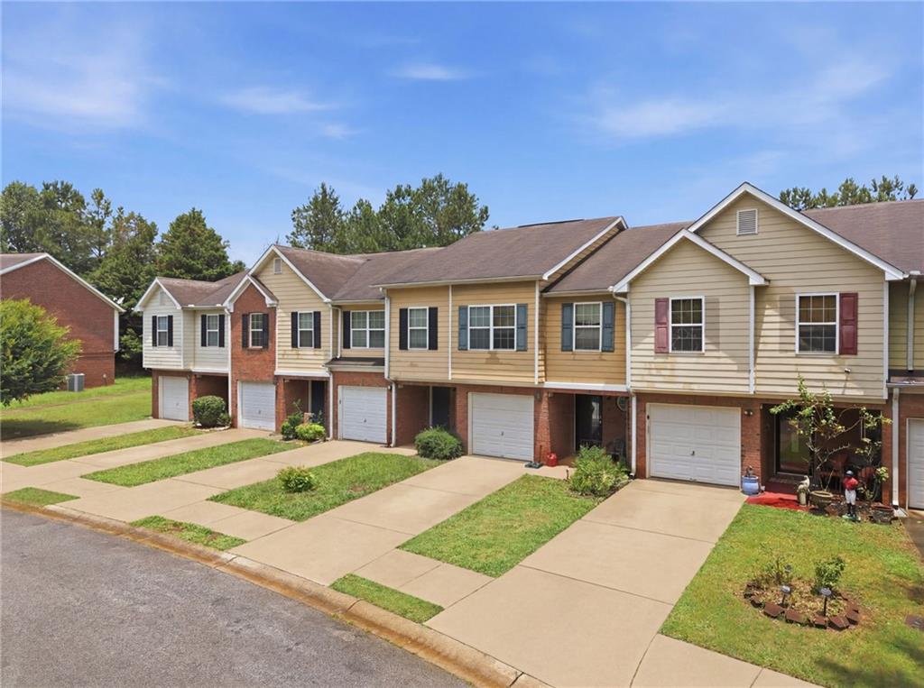 605 Magnolia Gardens Walk Property Photo 2