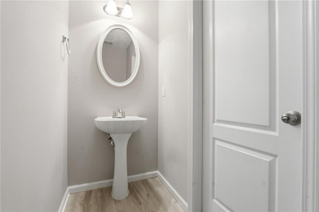 605 Magnolia Gardens Walk Property Photo 15