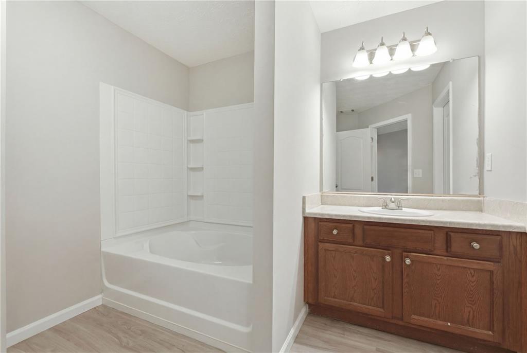 605 Magnolia Gardens Walk Property Photo 45