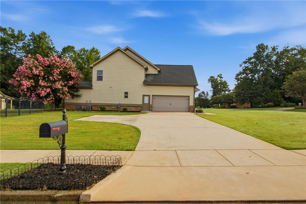 4662 Whitlow Ridge Drive Property Photo 6