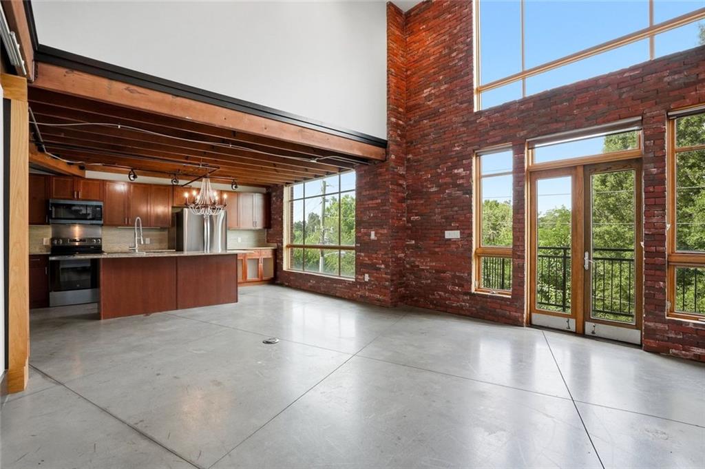 7803673 Property Photo 3