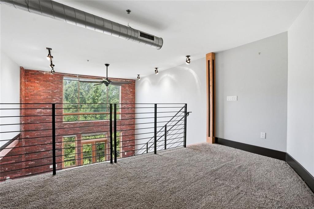7803673 Property Photo 12