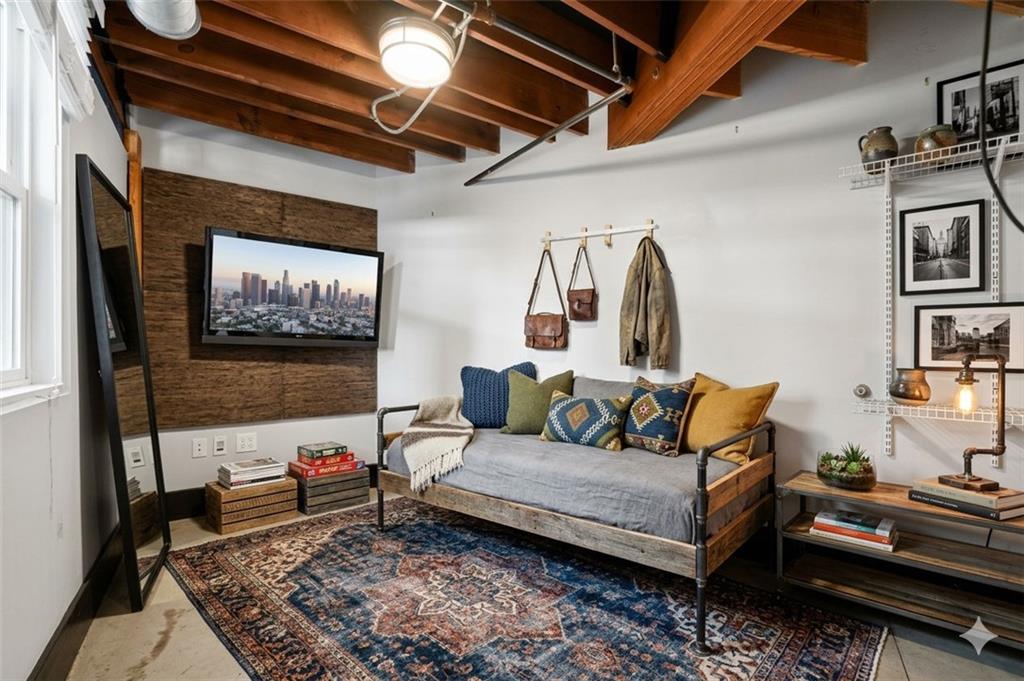 7803673 Property Photo 18