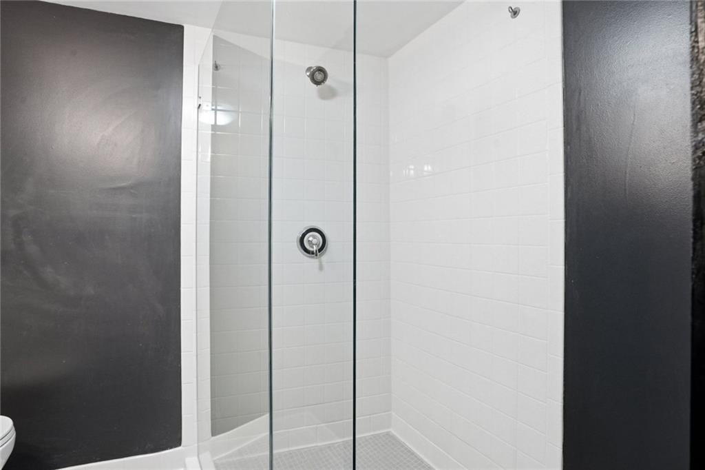 7803673 Property Photo 20