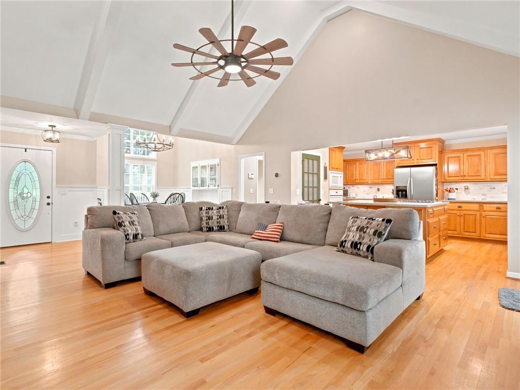 460 Kerry Drive Property Photo 8