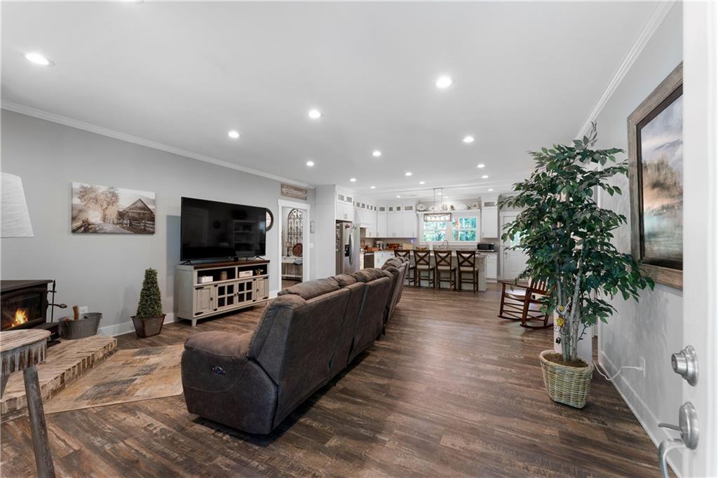 220 Long Road Property Photo 13