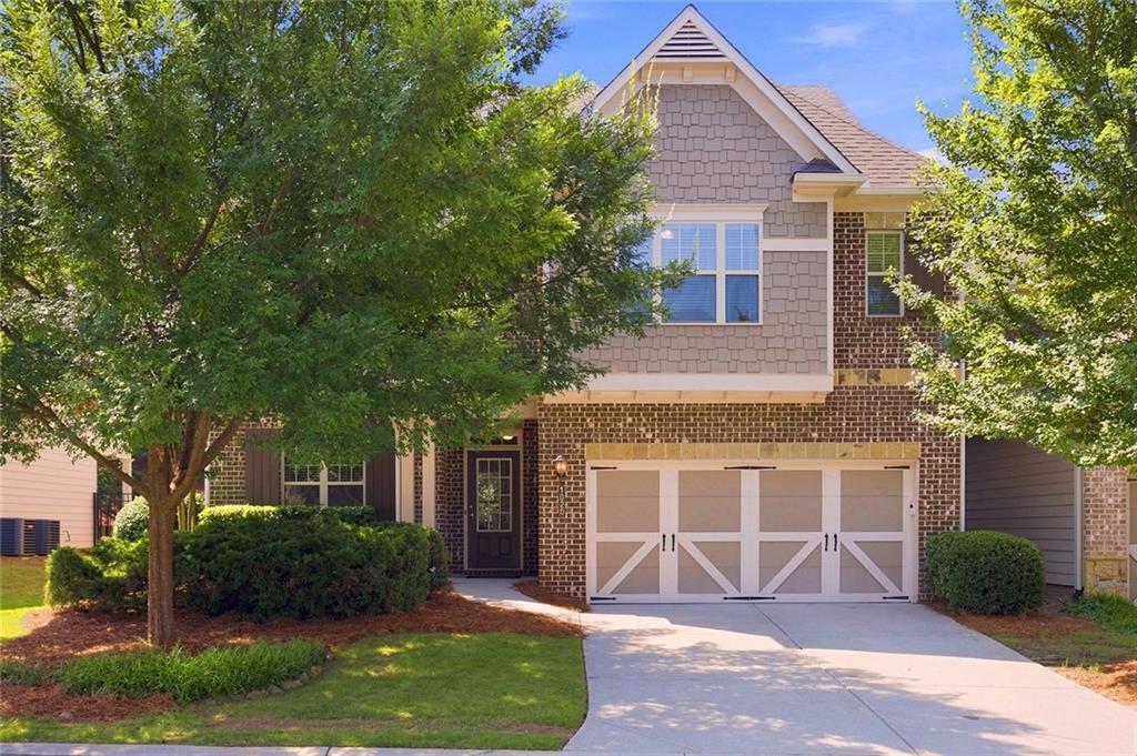 1020 Roswell Manor Circle
