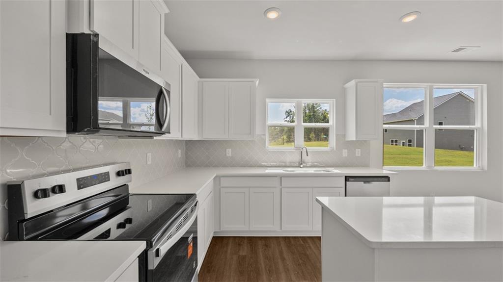 204 Friendship Oak Way Property Photo 8