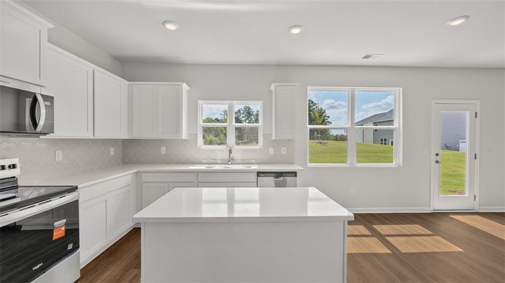 204 Friendship Oak Way Property Photo 9