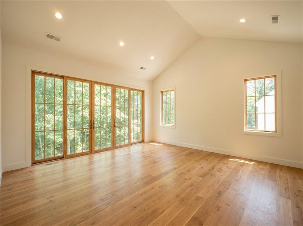 110 Reed Way Property Photo 5
