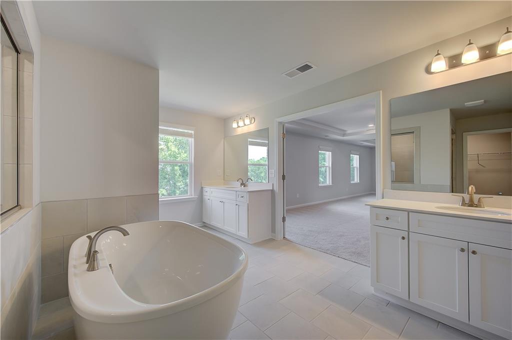 605 Button Grove Property Photo 29