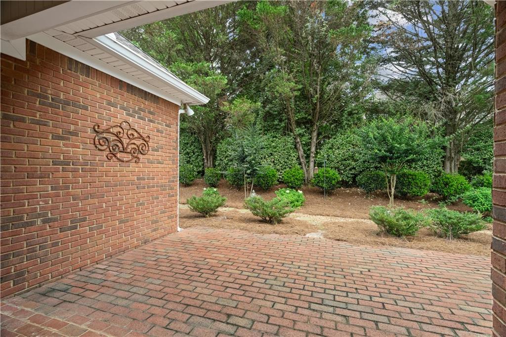 112 Bristol Place Se Property Photo 8