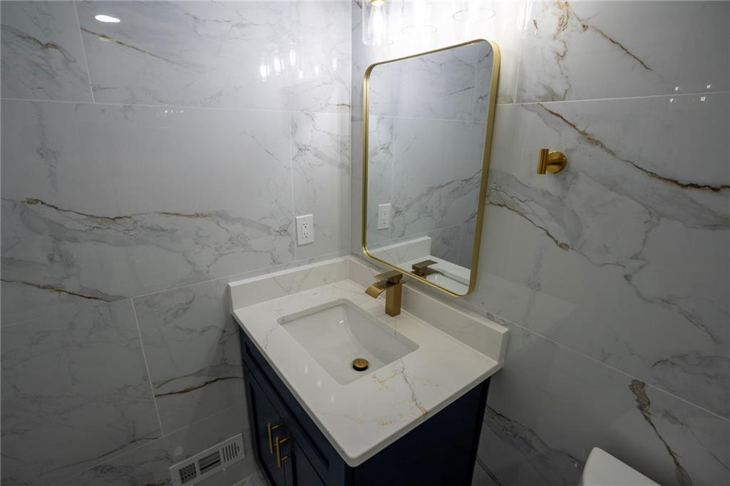 4318 Buckingham Place Property Photo 23