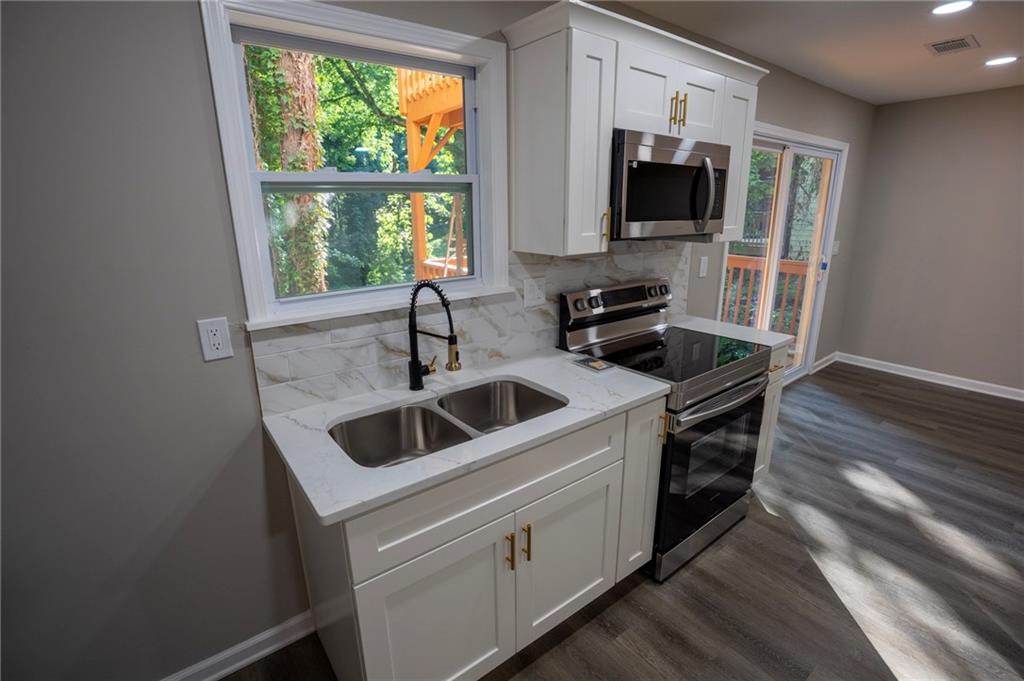 4318 Buckingham Place Property Photo 27