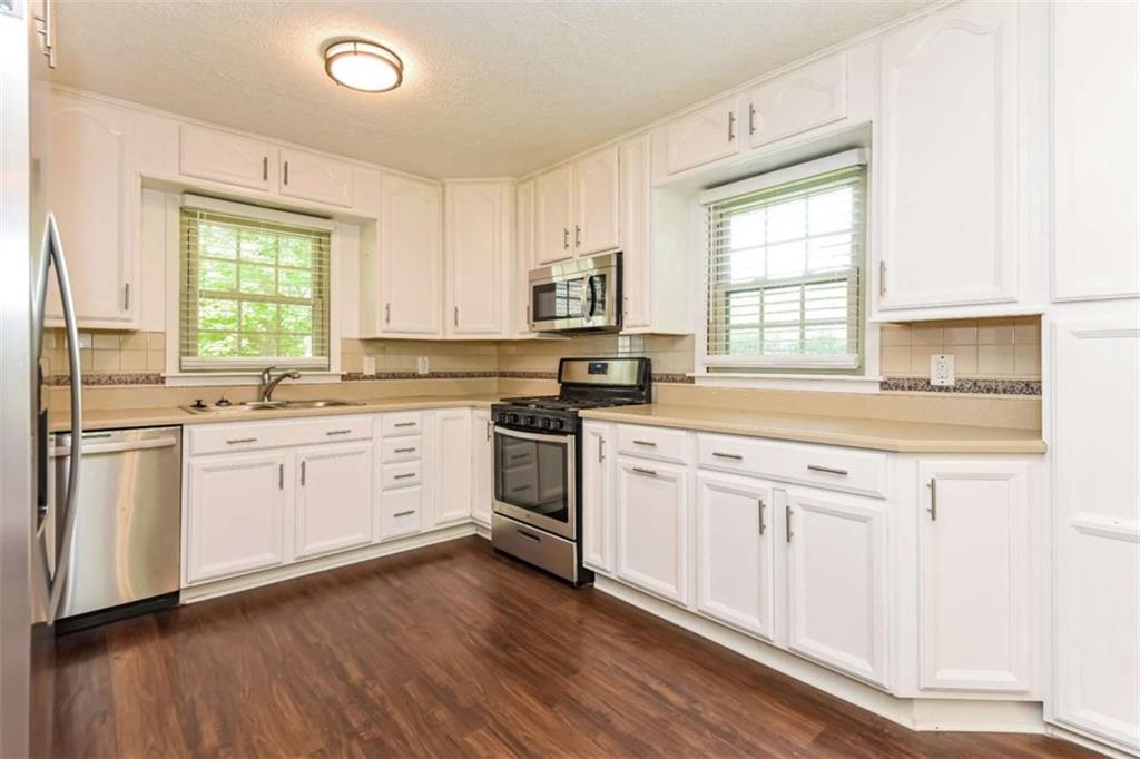 6581 Windsor Drive Property Photo 8