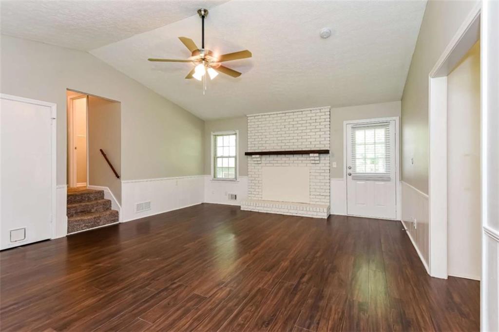 6581 Windsor Drive Property Photo 9
