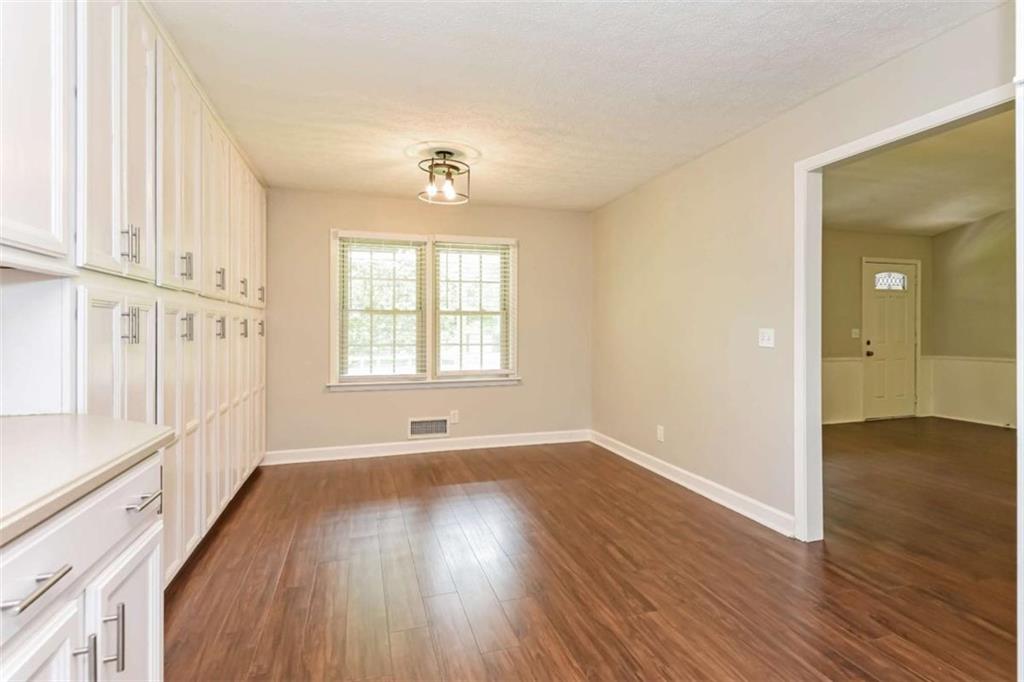 6581 Windsor Drive Property Photo 12