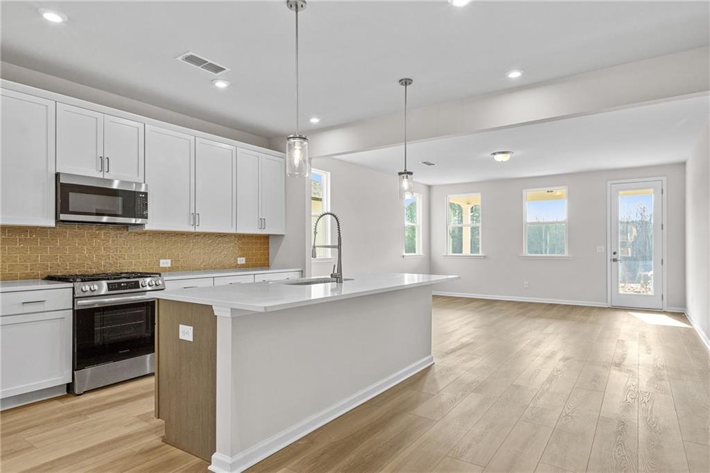 1580 Savory Way Property Photo 7