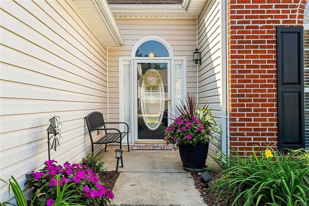 1114 Chateau Terrace Property Photo 2