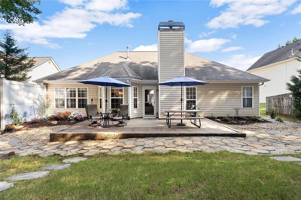 1114 Chateau Terrace Property Photo 4