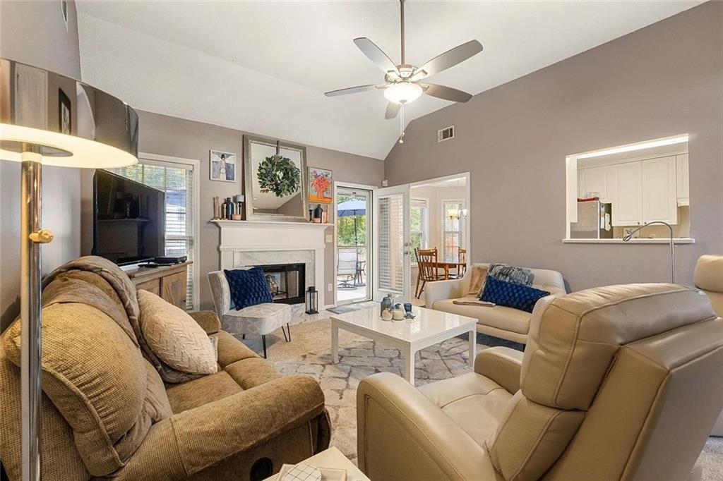 1114 Chateau Terrace Property Photo 12