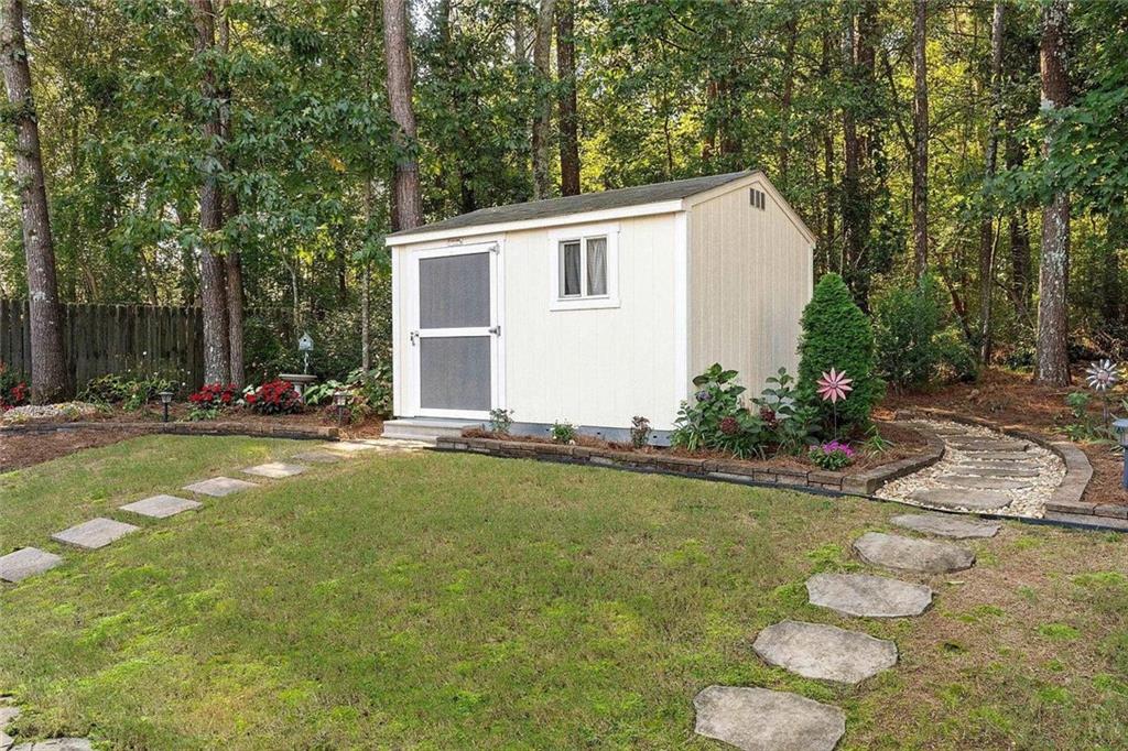 1114 Chateau Terrace Property Photo 15