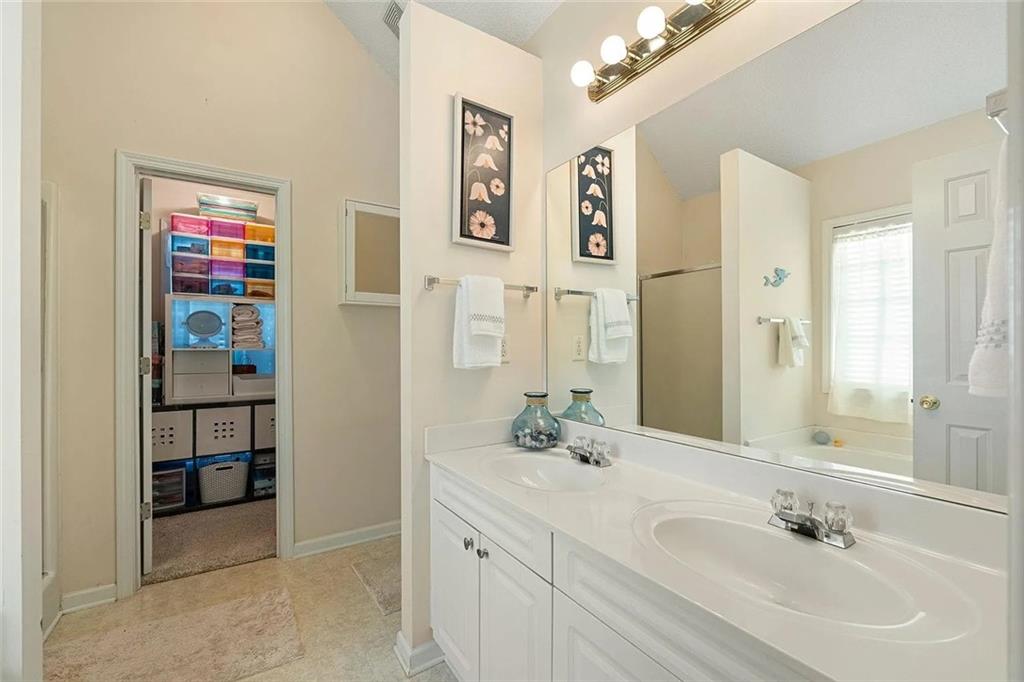 1114 Chateau Terrace Property Photo 19