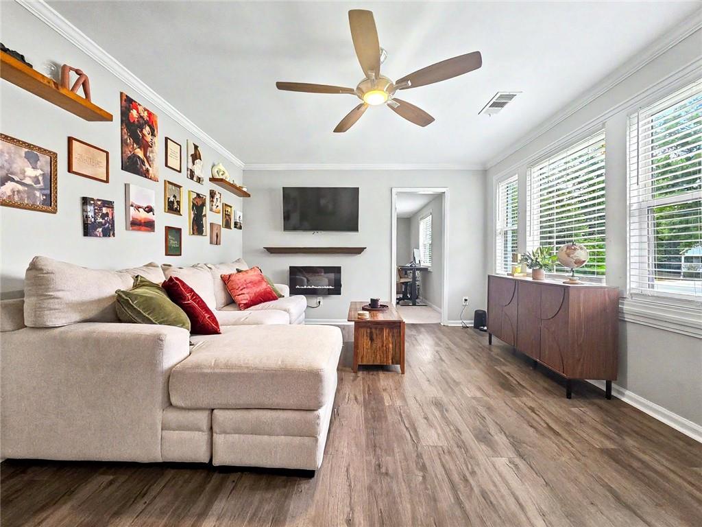 1530 Columbia Drive Property Photo 4