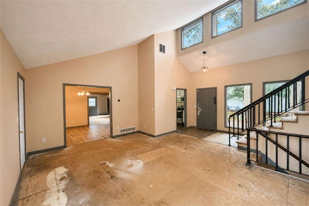 6742 Oakland Drive Property Photo 3