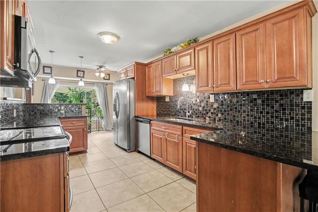 779 Pinehurst Drive Property Photo 6
